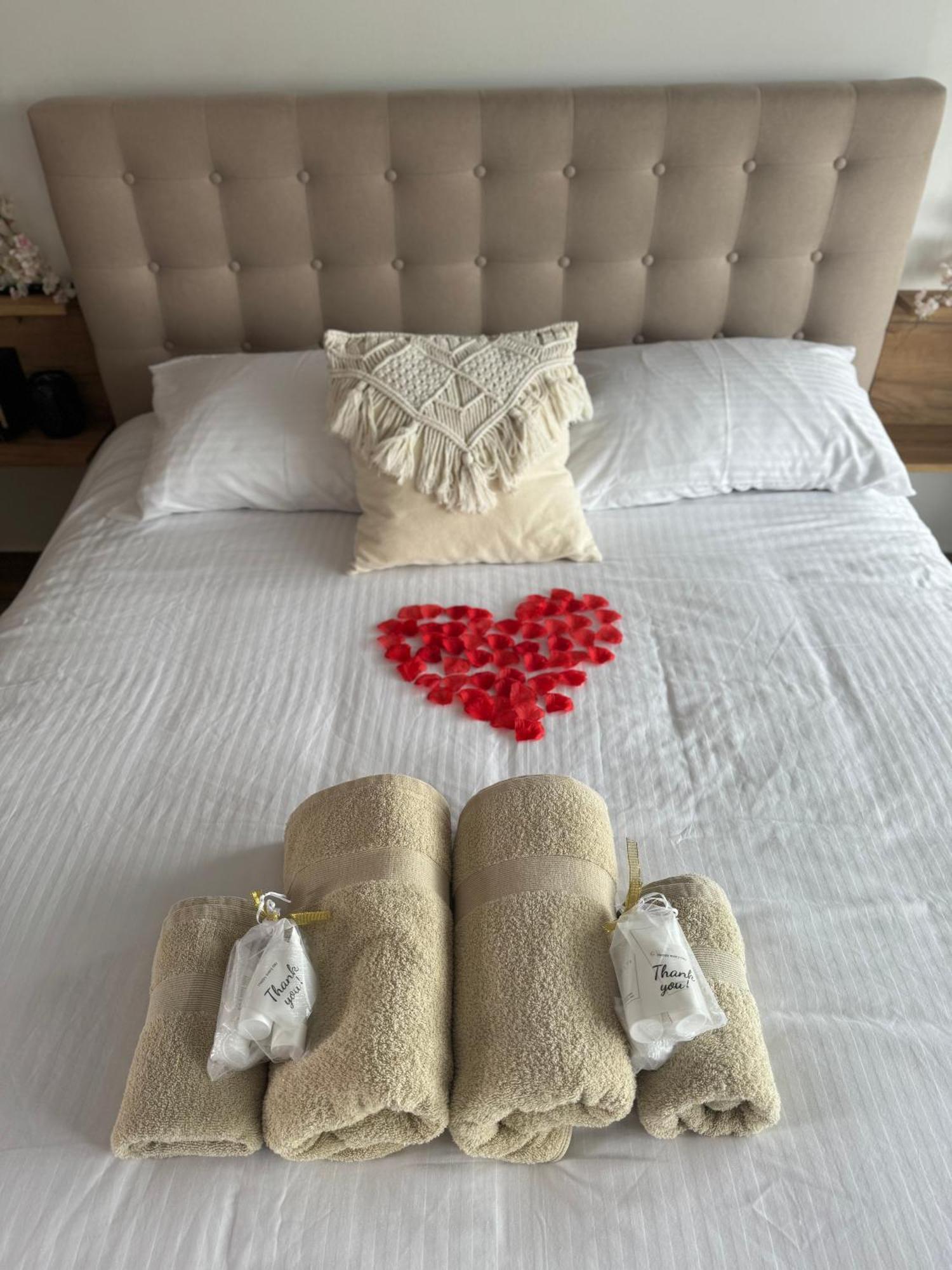 Bohemian Rhapsody Apartment Paphos Luaran gambar