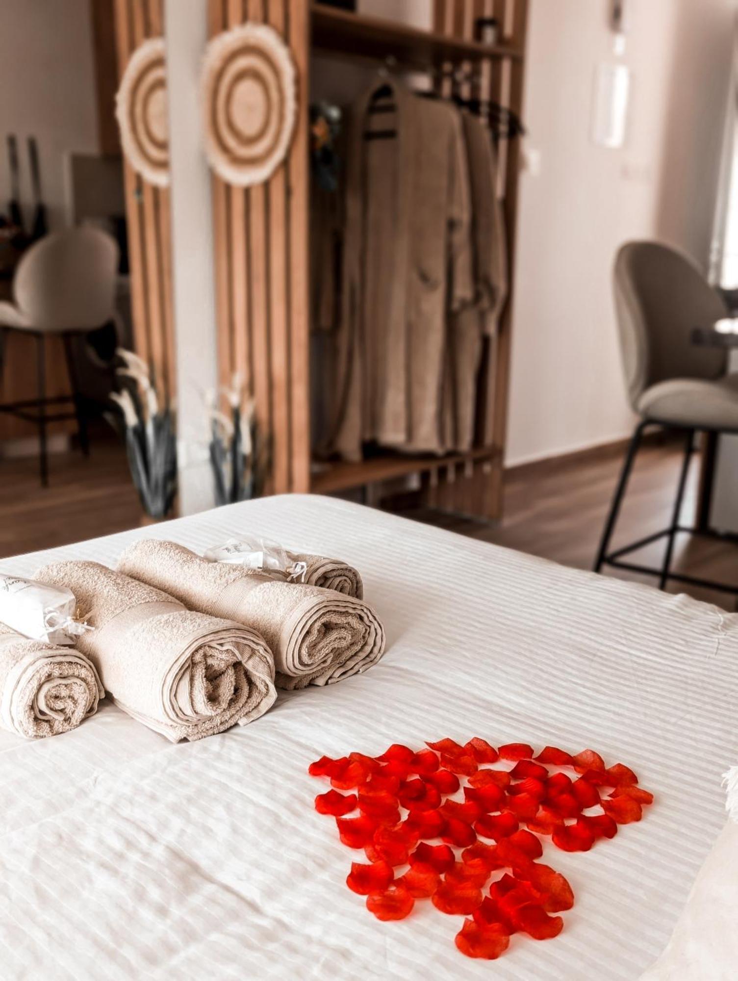 Bohemian Rhapsody Apartment Paphos Luaran gambar