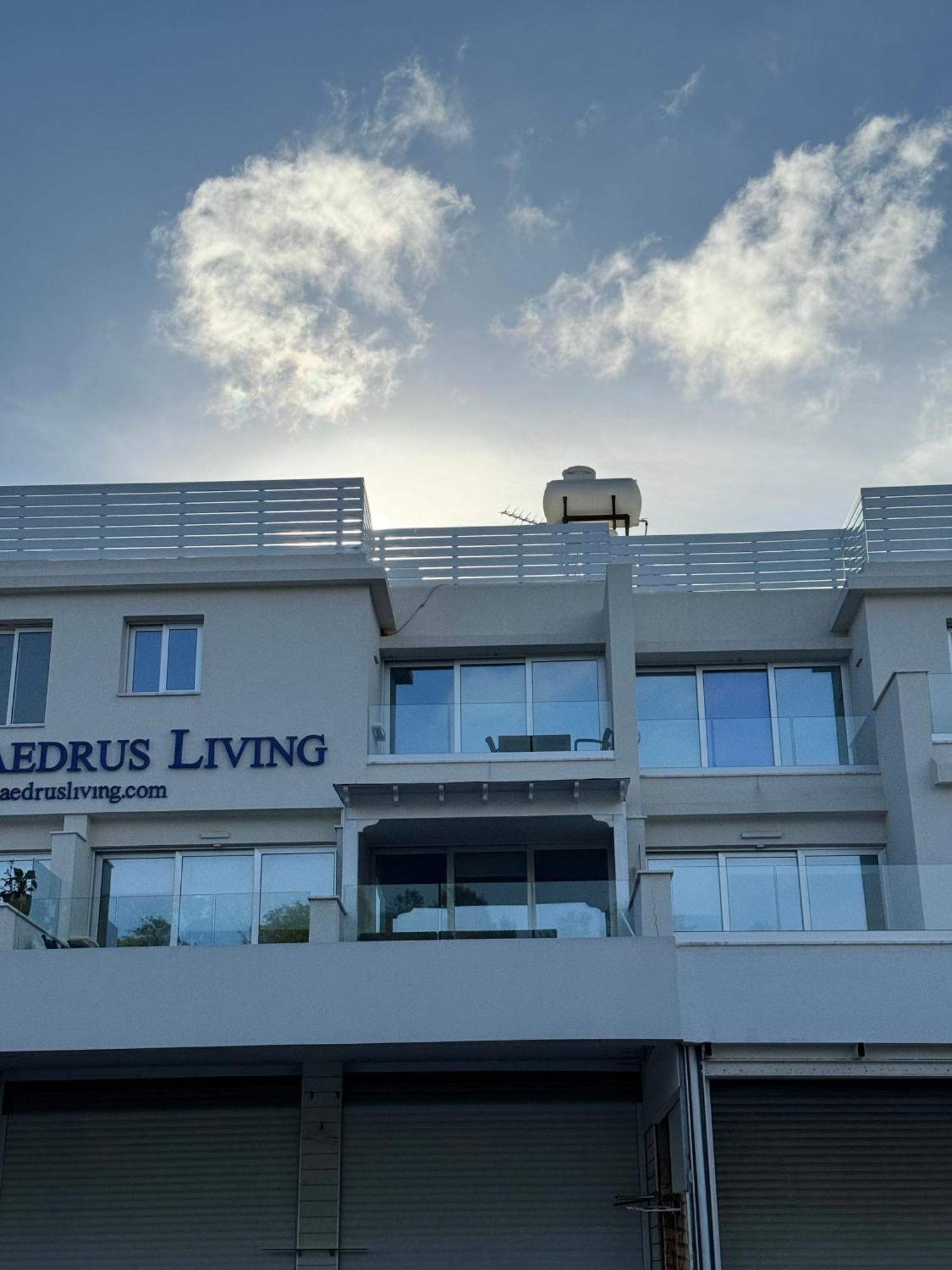 Bohemian Rhapsody Apartment Paphos Luaran gambar