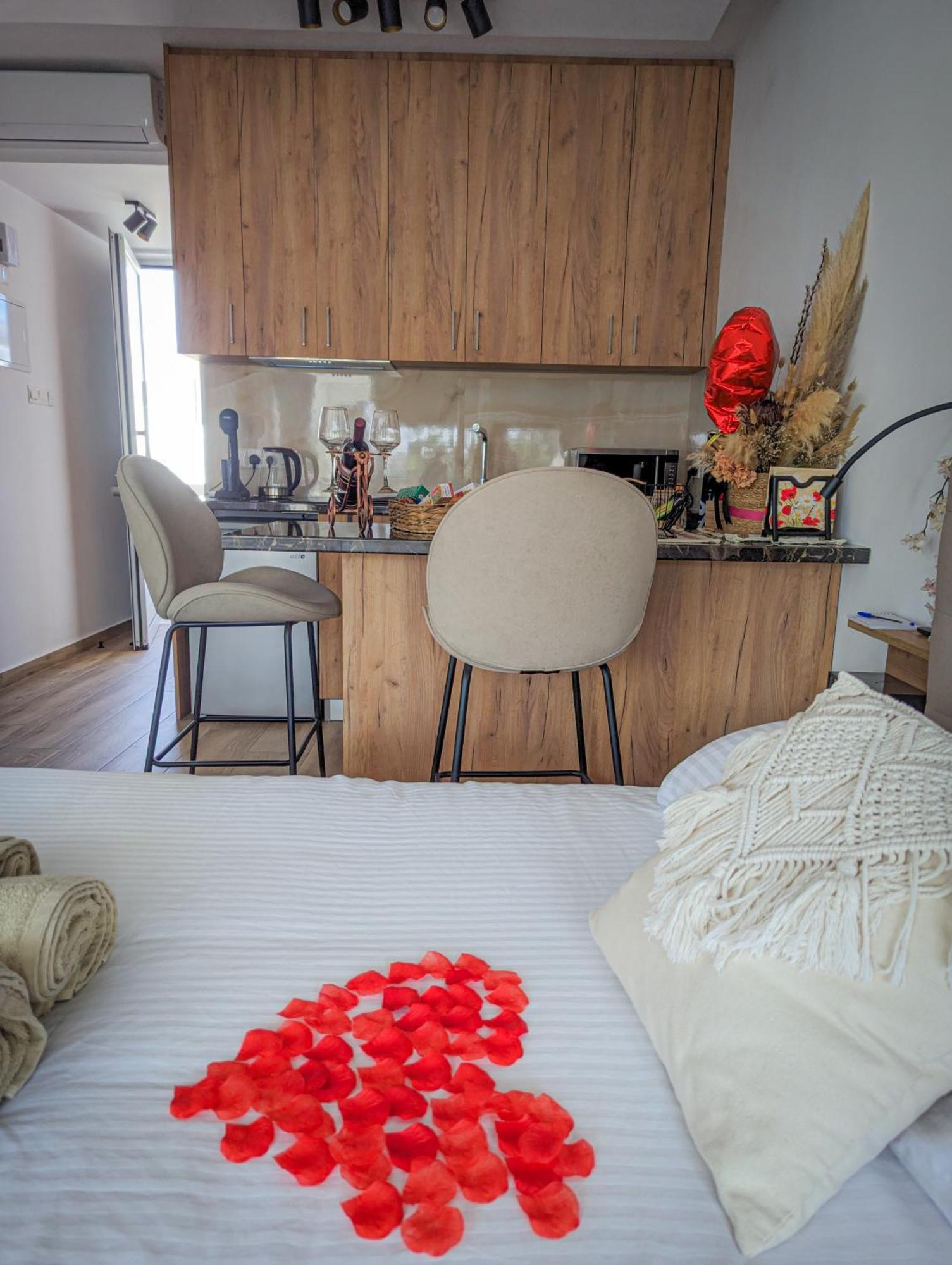 Bohemian Rhapsody Apartment Paphos Luaran gambar