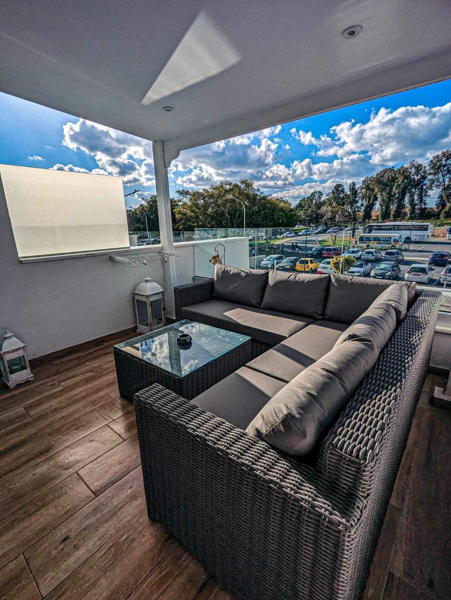 Bohemian Rhapsody Apartment Paphos Luaran gambar
