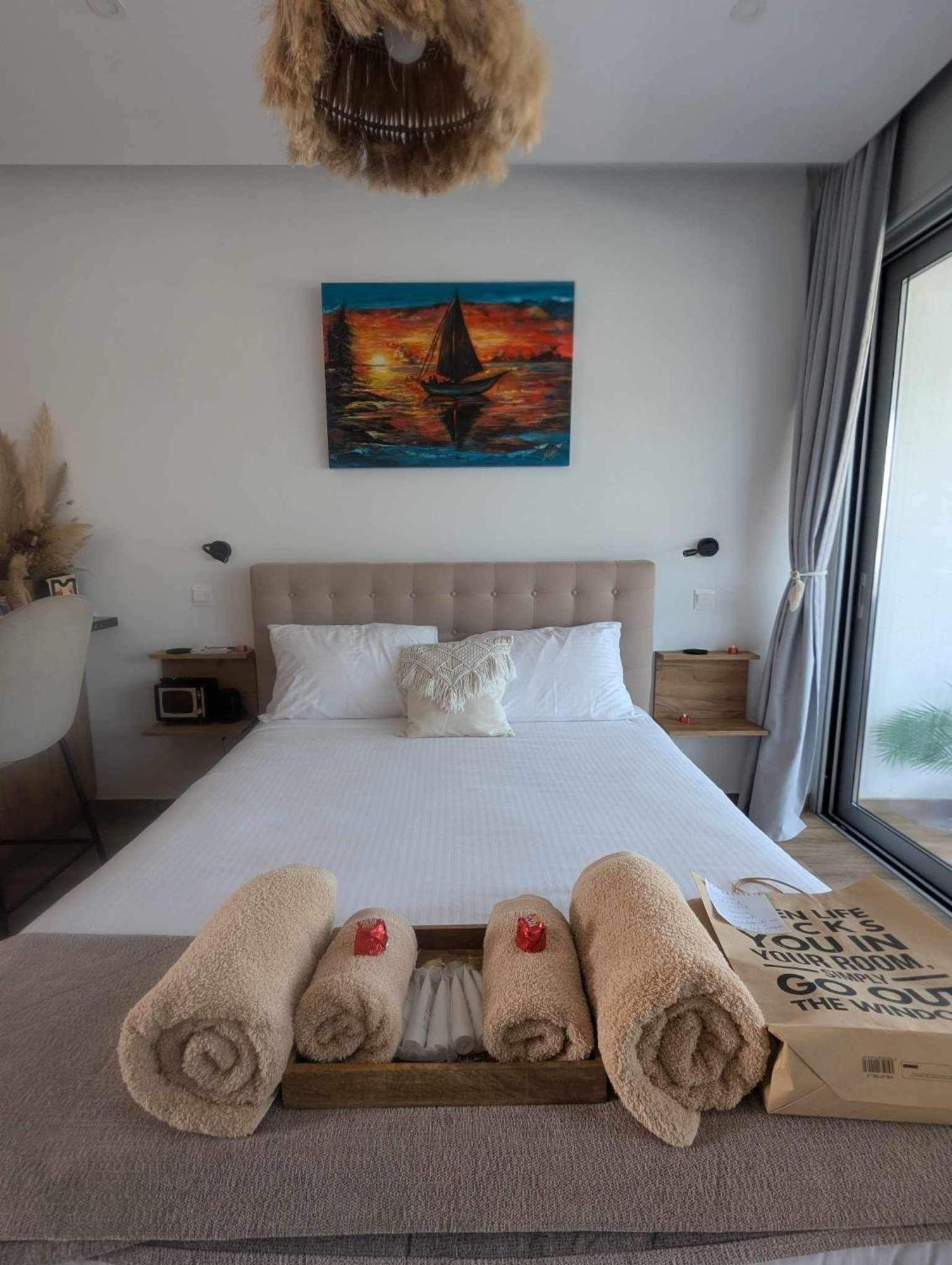 Bohemian Rhapsody Apartment Paphos Luaran gambar