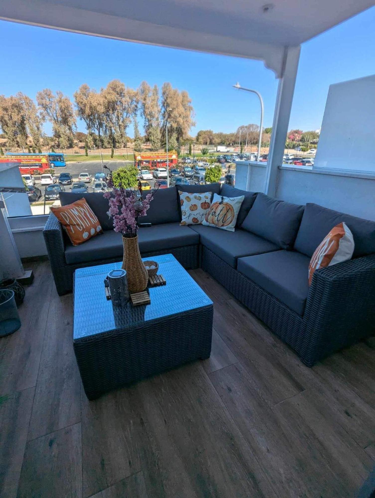 Bohemian Rhapsody Apartment Paphos Luaran gambar