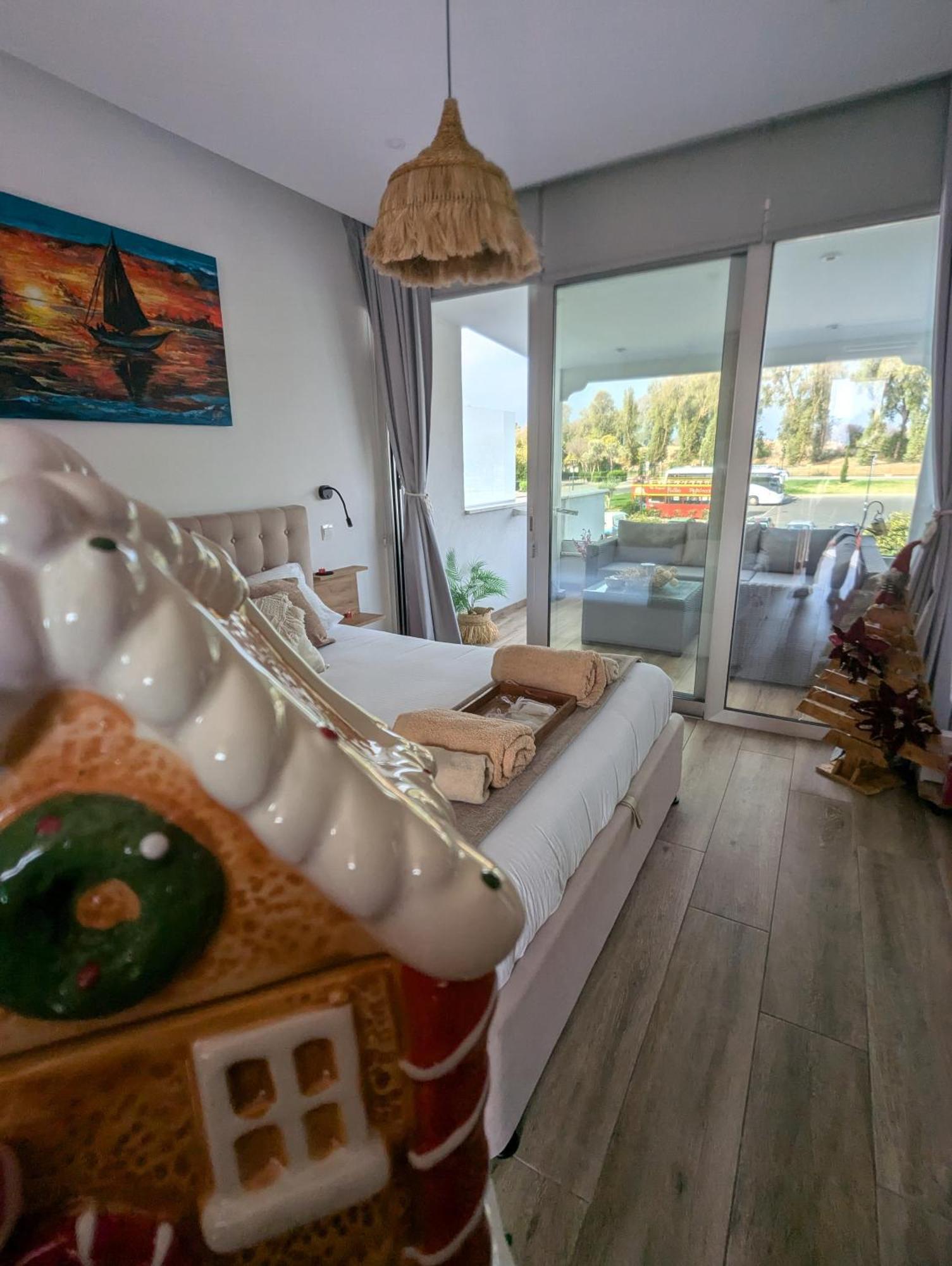 Bohemian Rhapsody Apartment Paphos Luaran gambar